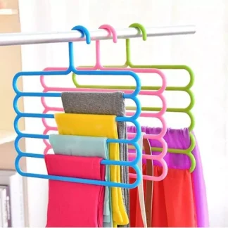 2 Pcs Plastic Hangers